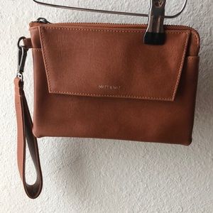 Matt & Nat vegan leather clutch
